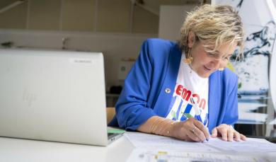 Recruteuse qui attribue les points